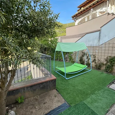 Casa Panoramica Con Ampio Giardino E Parcheggio شقة